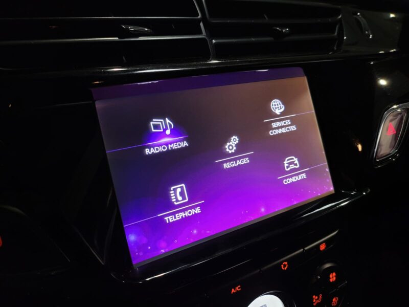 DS3 1.2 PURETECH 82cv SO CHIC Apple carplay