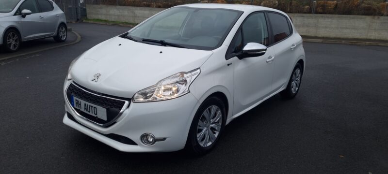 Peugeot 208 1.6 E-HDI 92CH BVM5 STYLE