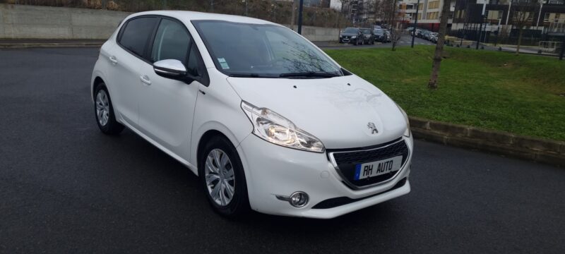 Peugeot 208 1.6 E-HDI 92CH BVM5 STYLE