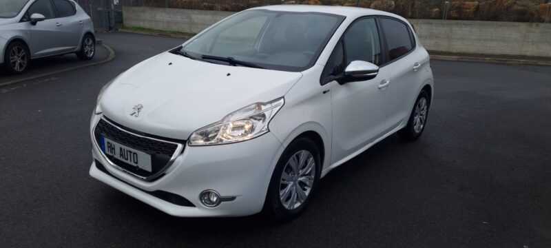 Peugeot 208 1.6 E-HDI 92CH BVM5 STYLE
