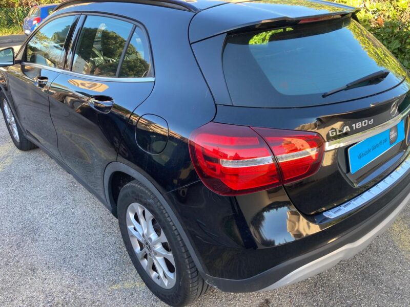 MERCEDES CLASSE GLA 180 CDI INTUTION 2018