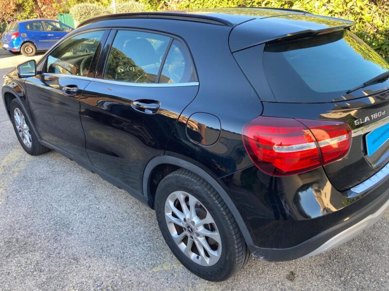 MERCEDES CLASSE GLA 180 CDI INTUTION 2018