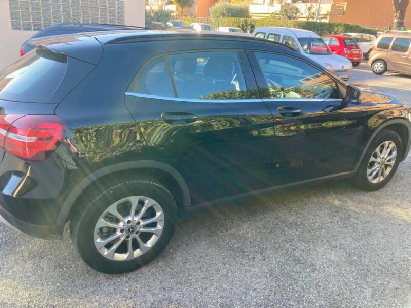 MERCEDES CLASSE GLA 180 CDI INTUTION 2018