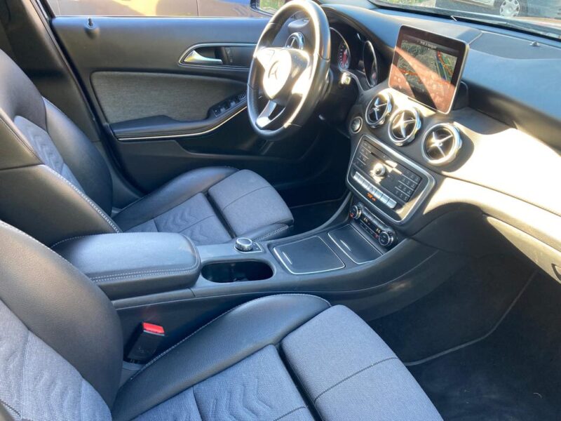MERCEDES CLASSE GLA 180 CDI INTUTION 2018