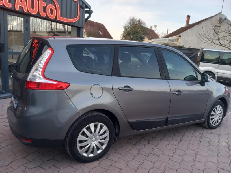 RENAULT GRAND SCÉNIC III 2012
