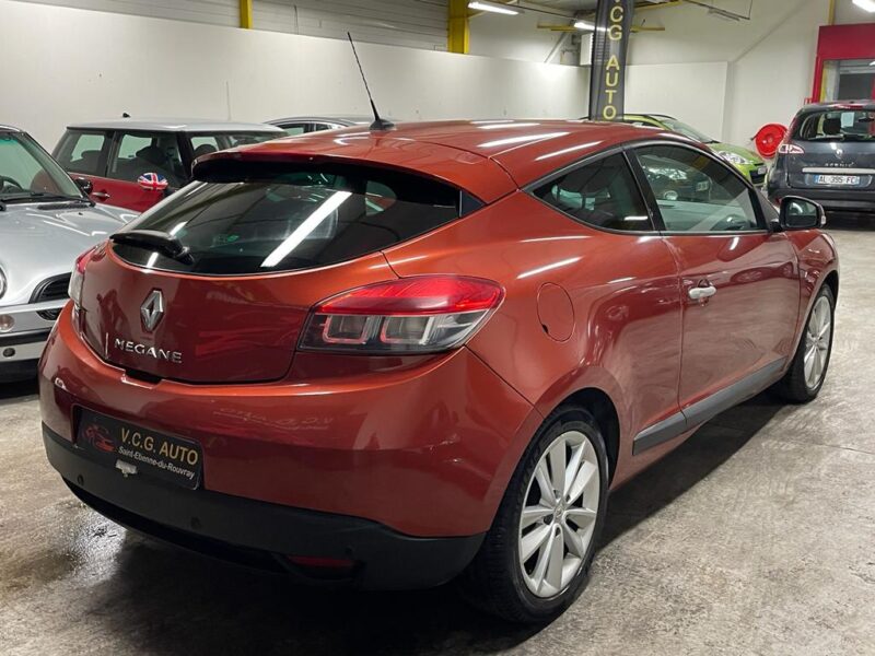 RENAULT MEGANE III Coupé 2010