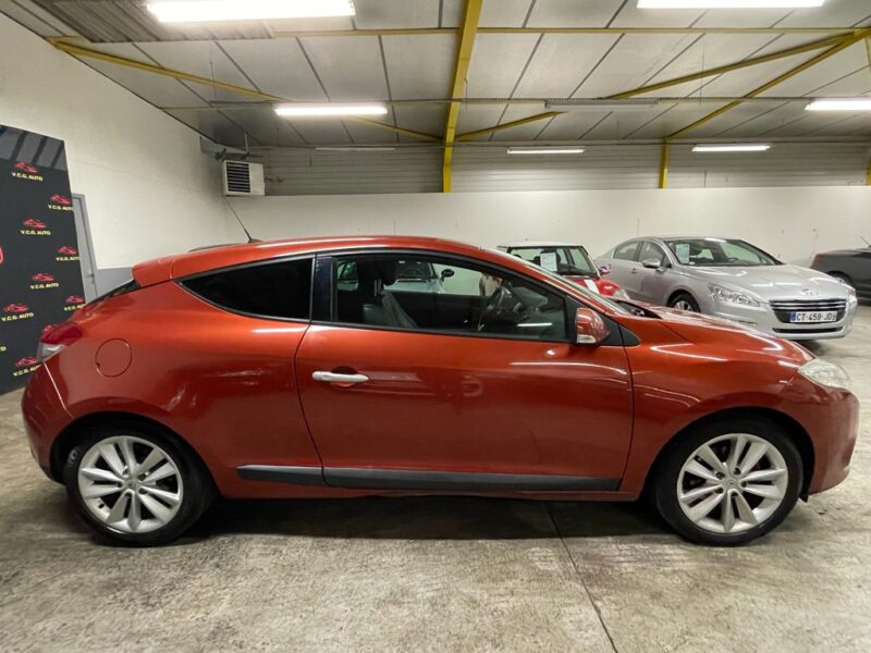 RENAULT MEGANE III Coupé 2010