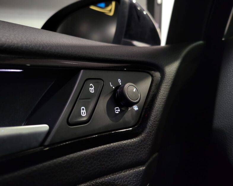 VOLKSWAGEN GOLF 7 VII 2.0 TDi 150cv CARAT PACK R-LINE DSG7 CARPLAY HISTORIQUE VW