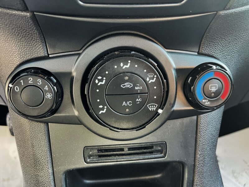 FORD FIESTA VI 2014 PAIEMENT 4X POSSIBLE