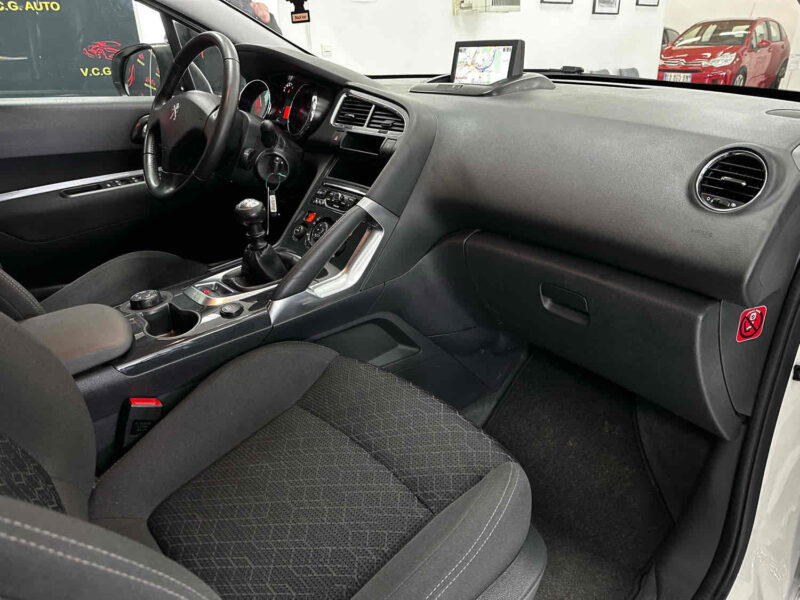 PEUGEOT 3008 1.6 BlueHDi 120ch S&S Business Pack