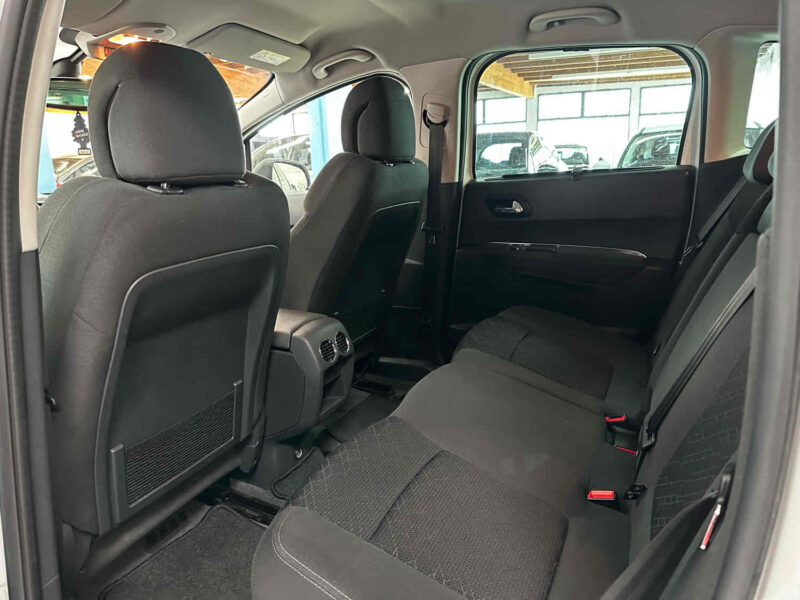 PEUGEOT 3008 1.6 BlueHDi 120ch S&S Business Pack