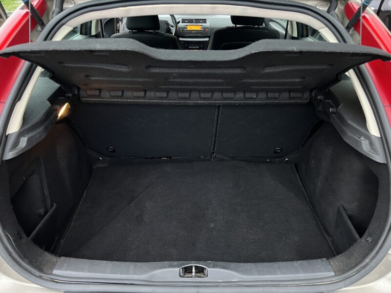 CITROEN C4 1.6 HDI 110 Cv BOITE AUTOMATIQUE / BLUETOOTH CLIMATISATION 5 PORTES - Garantie1an