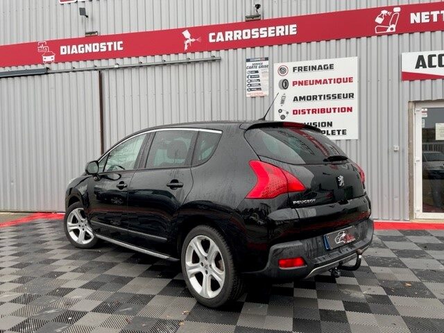 PEUGEOT 3008 2011
