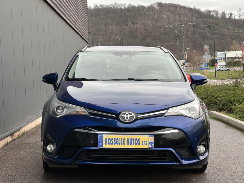 TOYOTA AVENSIS 2.0 D-4D DYNAMIC TOURING 143CH 1ER M