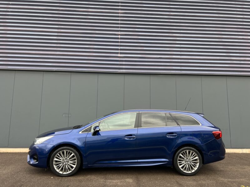 TOYOTA AVENSIS 2.0 D-4D DYNAMIC TOURING 143CH 1ER M