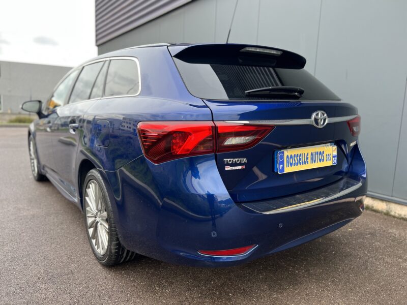 TOYOTA AVENSIS 2.0 D-4D DYNAMIC TOURING 143CH 1ER M