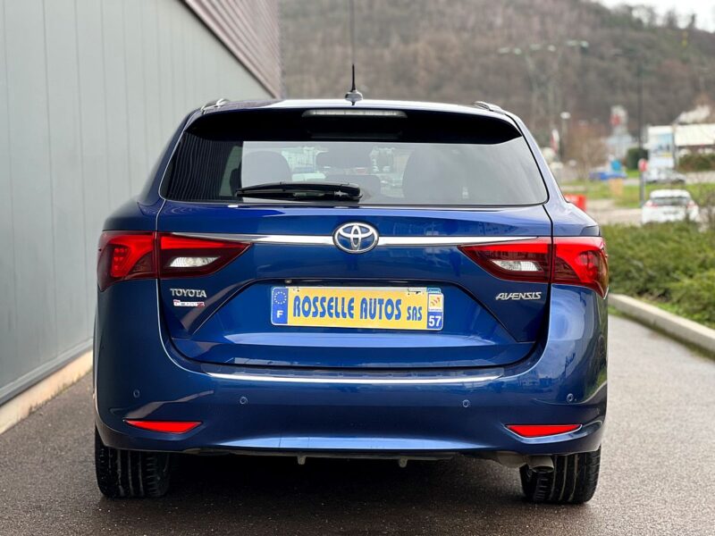 TOYOTA AVENSIS 2.0 D-4D DYNAMIC TOURING 143CH 1ER M