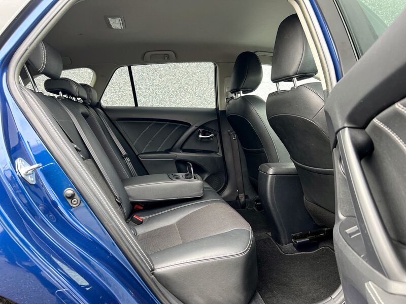 TOYOTA AVENSIS 2.0 D-4D DYNAMIC TOURING 143CH 1ER M