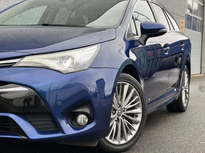 TOYOTA AVENSIS 2.0 D-4D DYNAMIC TOURING 143CH 1ER M