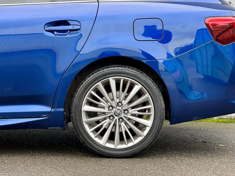 TOYOTA AVENSIS 2.0 D-4D DYNAMIC TOURING 143CH 1ER M