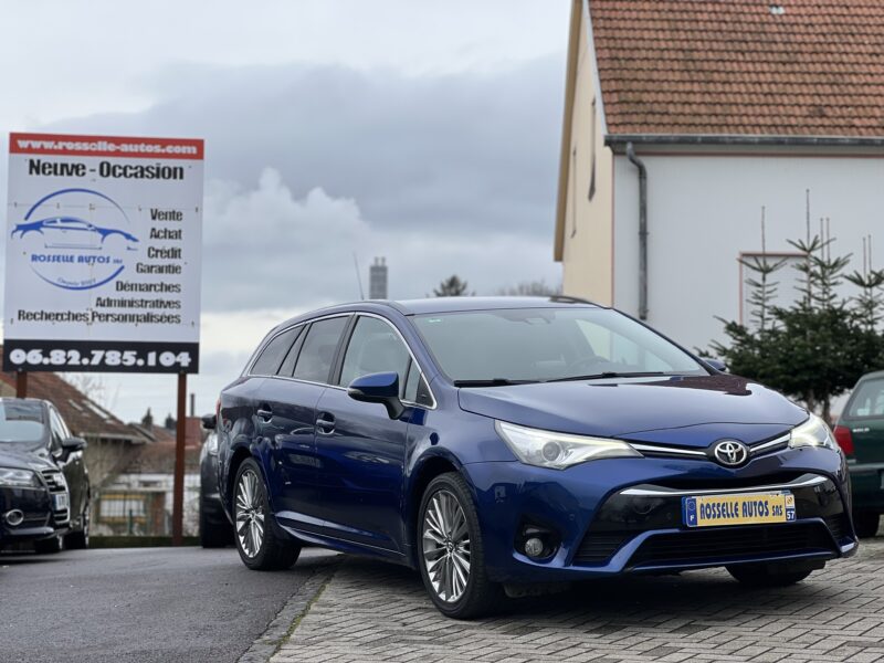 TOYOTA AVENSIS 2.0 D-4D DYNAMIC TOURING 143CH 1ER M