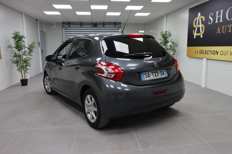 PEUGEOT 208 I 2015