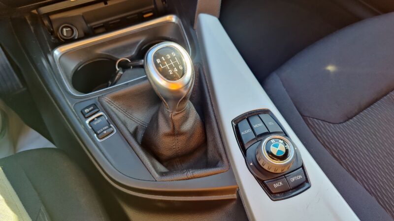 B.M.W. SERIE 3 318 d 143cv SPORT