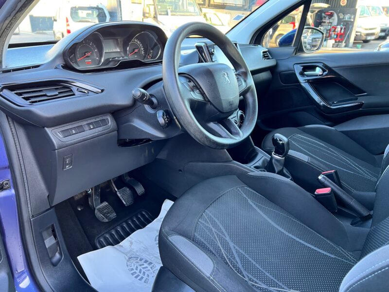 PEUGEOT 208 I 2015