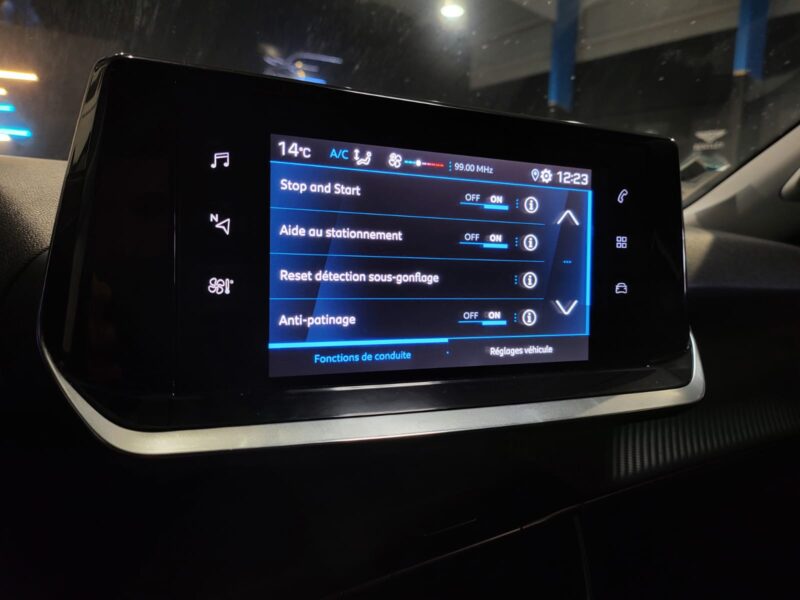 PEUGEOT 2008 II 1.2 100 CV Puretech ACTIVE REGULATEUR / RADAR AR