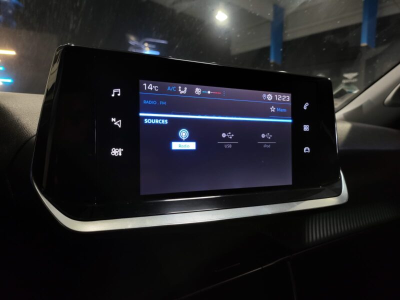 PEUGEOT 2008 II 1.2 100 CV Puretech ACTIVE REGULATEUR / RADAR AR