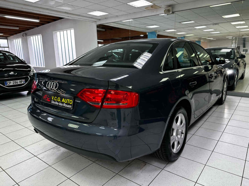 AUDI A4 B8 2.0 TDI 143ch DPF Ambiente
