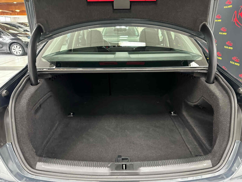 AUDI A4 B8 2.0 TDI 143ch DPF Ambiente