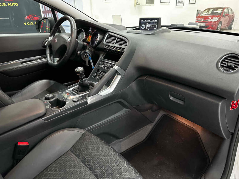 PEUGEOT 3008 2.0 BlueHDi 150 S&S Allure