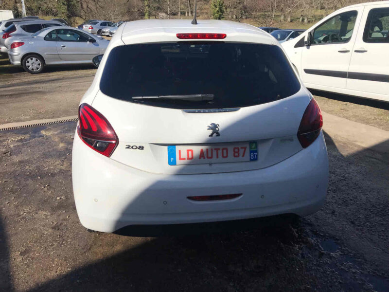 PEUGEOT 208 I 2015