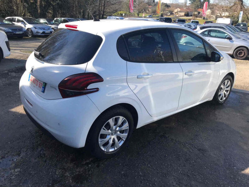 PEUGEOT 208 I 2015
