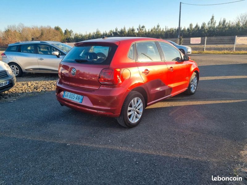 VOLKSWAGEN POLO V 2015