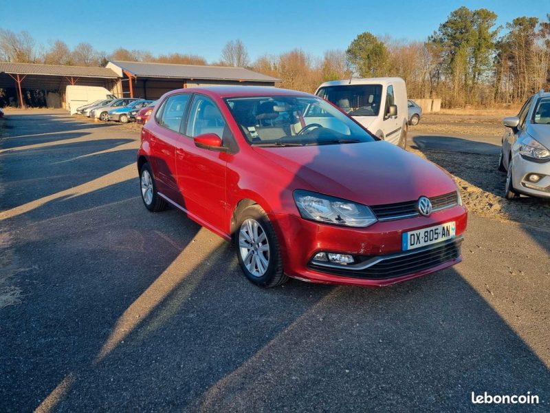 VOLKSWAGEN POLO V 2015