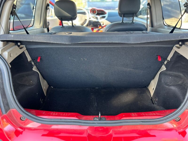 RENAULT TWINGO II 2009