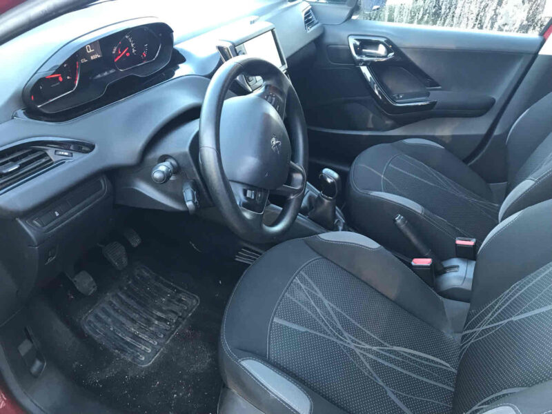 PEUGEOT 208  2014