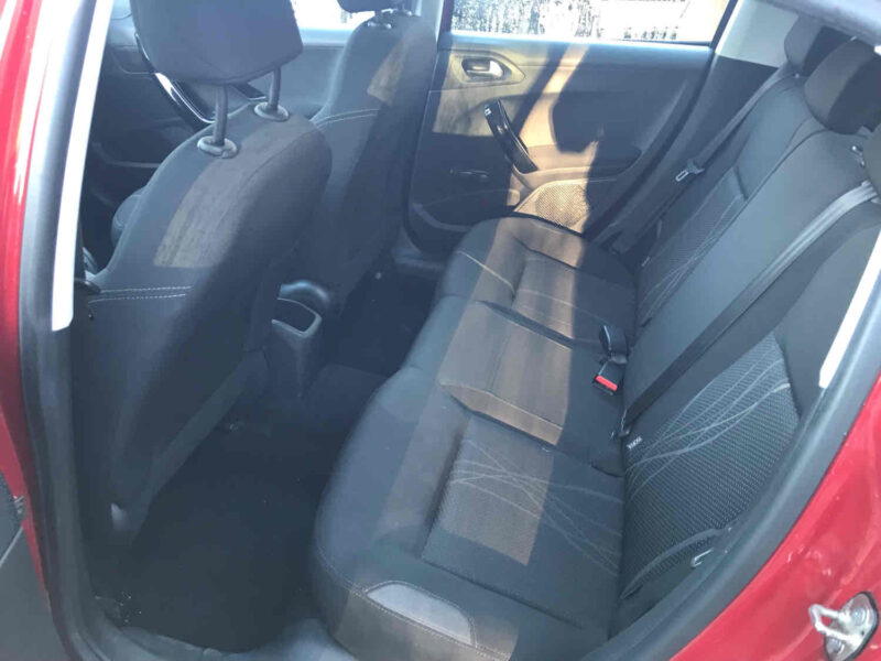 PEUGEOT 208  2014