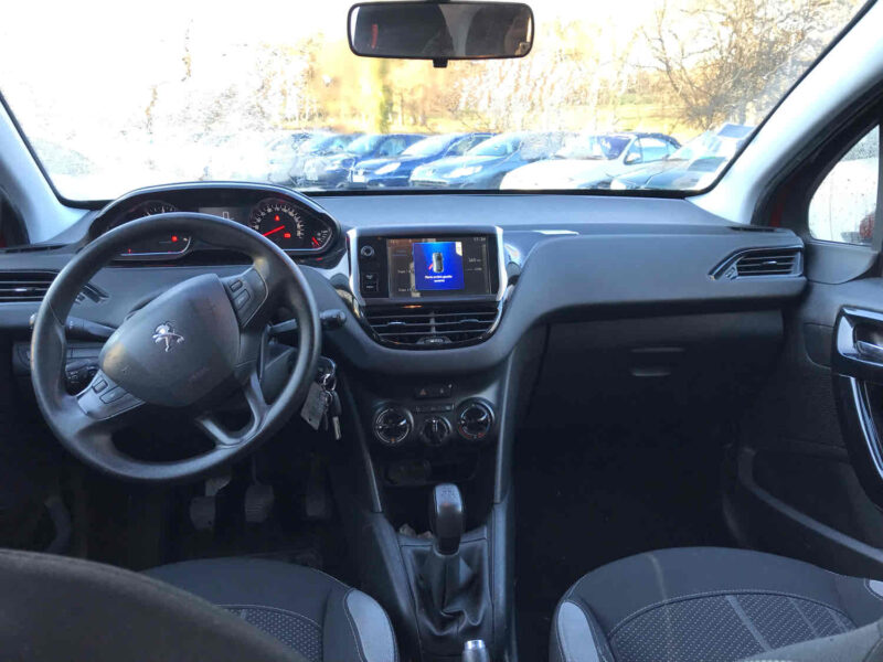 PEUGEOT 208  2014