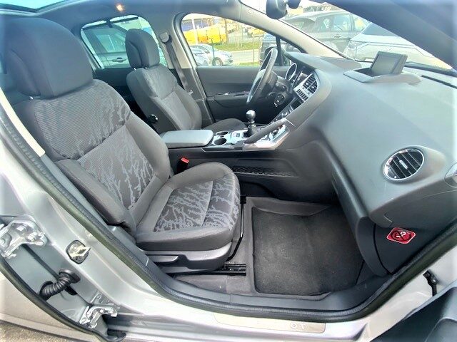 PEUGEOT 3008 Monospace ALLURE 2012