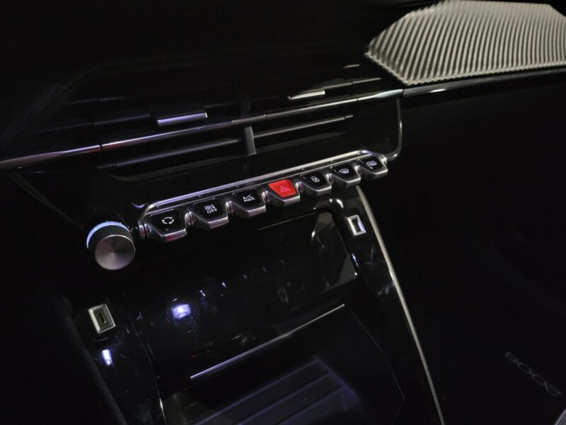 PEUGEOT 2008 1.2 ALLURE 130 ACTIVE EAT BOITE AUTO 2020