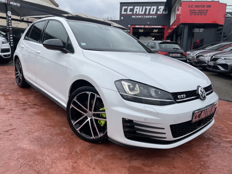 VOLKSWAGEN GOLF 2015