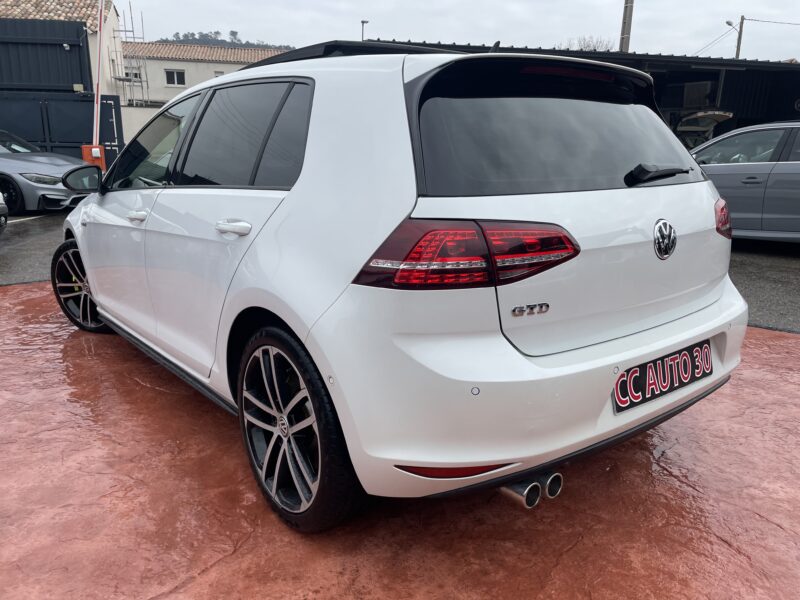 VOLKSWAGEN GOLF 2015