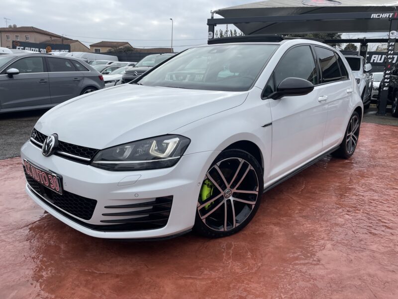 VOLKSWAGEN GOLF 2015