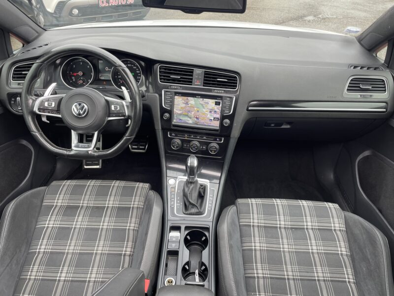 VOLKSWAGEN GOLF 2015