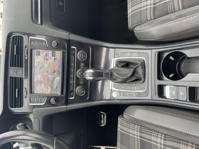 VOLKSWAGEN GOLF 2015