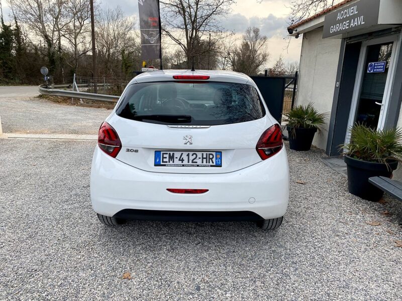 PEUGEOT 208 2017