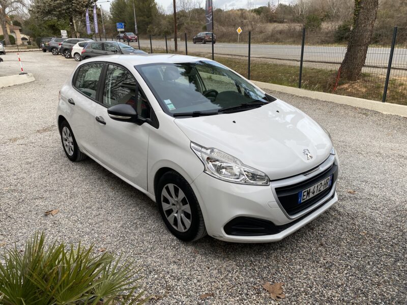 PEUGEOT 208 2017